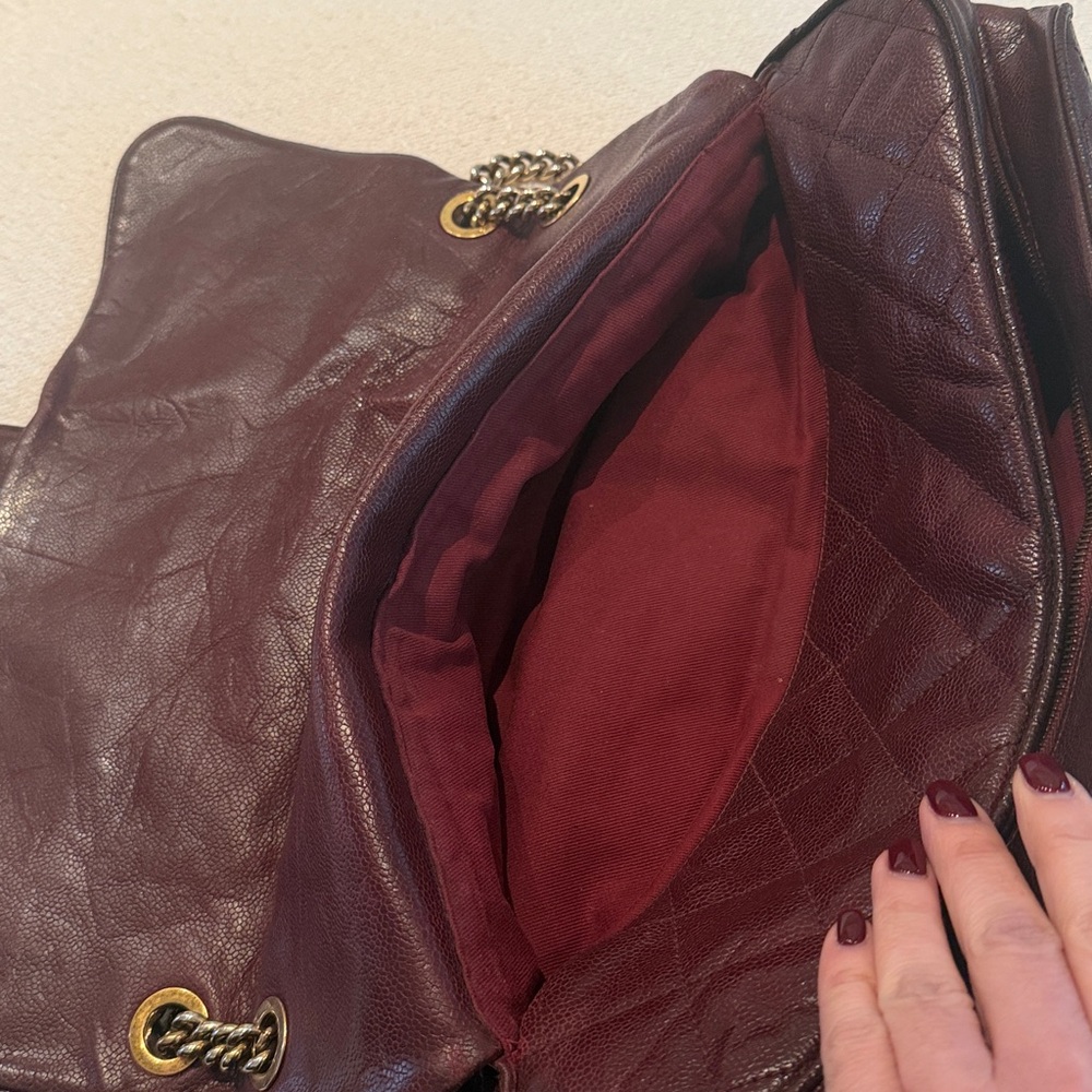 CHANEL
Burgundy Quilted Glazed Caviar Leather Large Shiva Flap Shoulder Bag - Picture 13 of 17